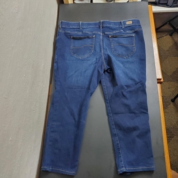 Lee Plus Regular Fit Straight Mid Rise Jeans Flex Motion Women's 32W Petite - Picture 4 of 16